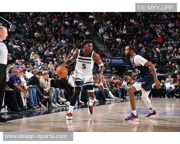 兰德尔全场狂砍32分10篮板6助攻带领球队大胜对手展现统治力